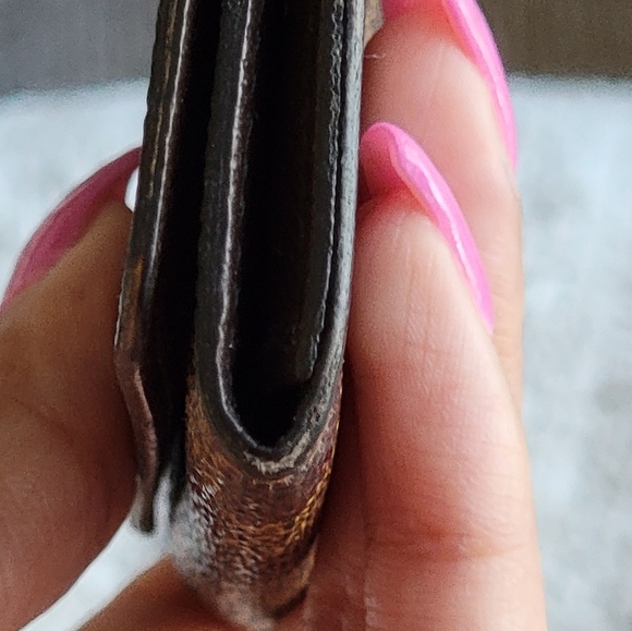 Authentic Louis Vuitton Damier Multicles 4 Ring Key Case - Picture 5 of 13